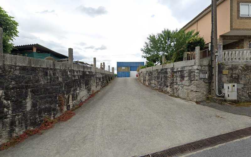 Fotografia tomada fuera de Muebles Bemil - Carpintería en Outeiro, Pontevedra