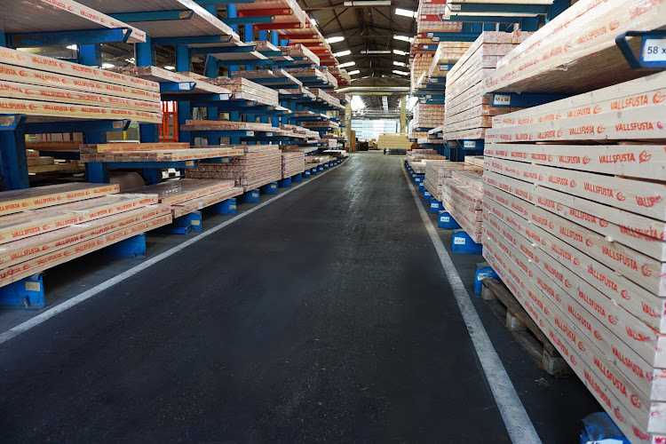 Fotografia tomada fuera de Vallsfusta - Establecimiento de venta de madera en Valls, Tarragona