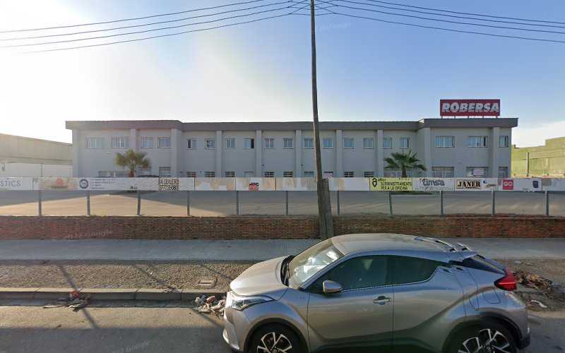 Fotografia tomada fuera de Reino madera de Catalunya,S.L. - Magatzem en Tarragona, Tarragona