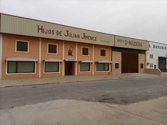 Fotografia tomada fuera de Brico D-Madera - Tienda de bricolaje en Baza, Granada