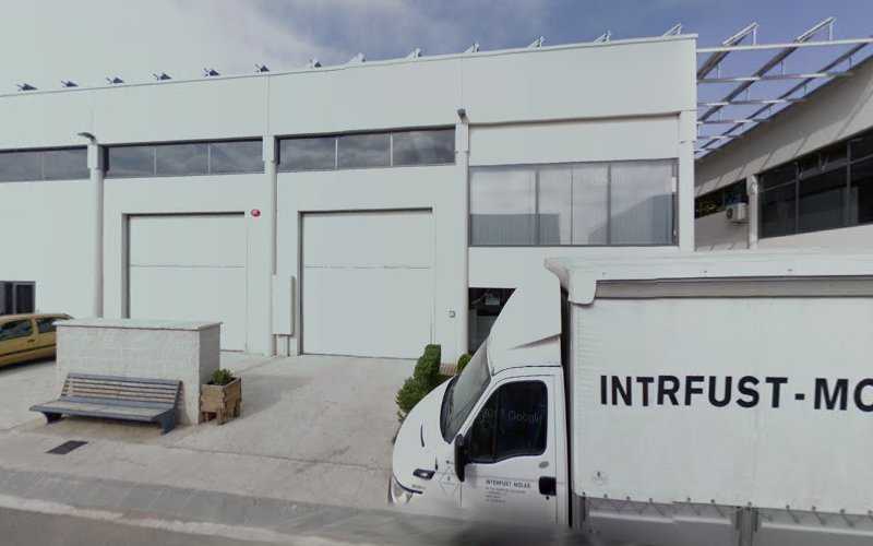 Fotografia tomada fuera de INTERFUST MOLAS, SL - Carpintería en Olost, Barcelona