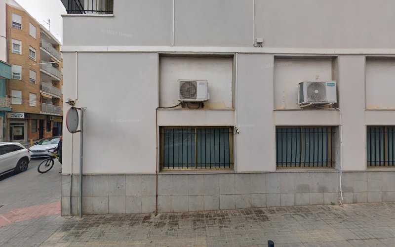 Fotografia tomada fuera de Carpintería Alberto Urios - Tienda de armarios en Aspe, Alicante