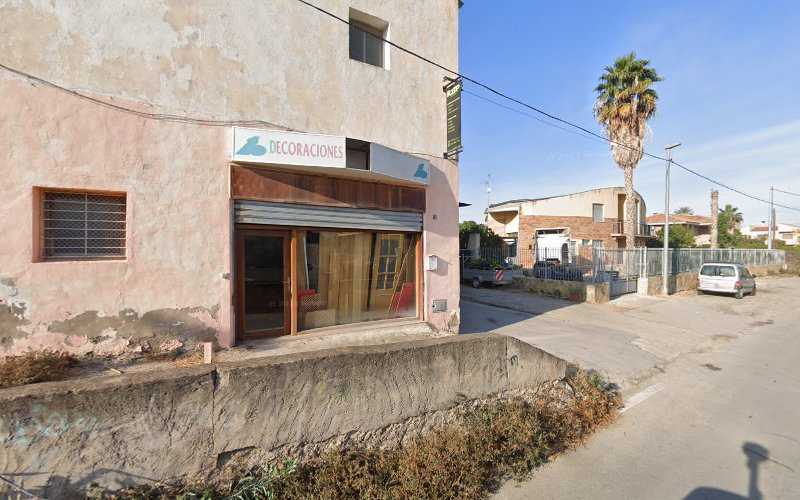 Fotografia tomada fuera de Ebanisteria Y Carpinteria Tomas Moreno - Carpintero en San Benito - Progreso, Murcia