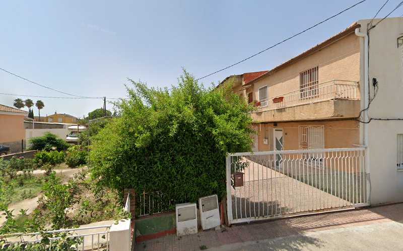 Fotografia tomada fuera de Aluveri 2000,s.L.U. - Carpintería metálica y de aluminio en Puente Tocinos, Murcia