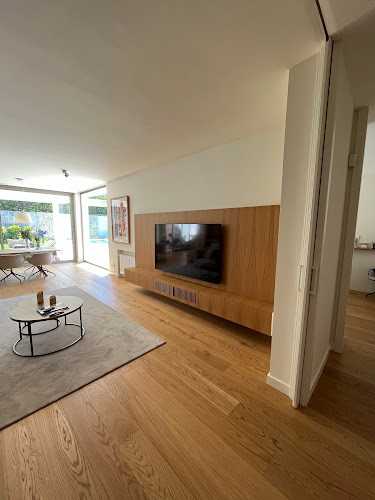 Fotografia tomada fuera de Fusta Oliva - Carpintería en Oliva, Valencia