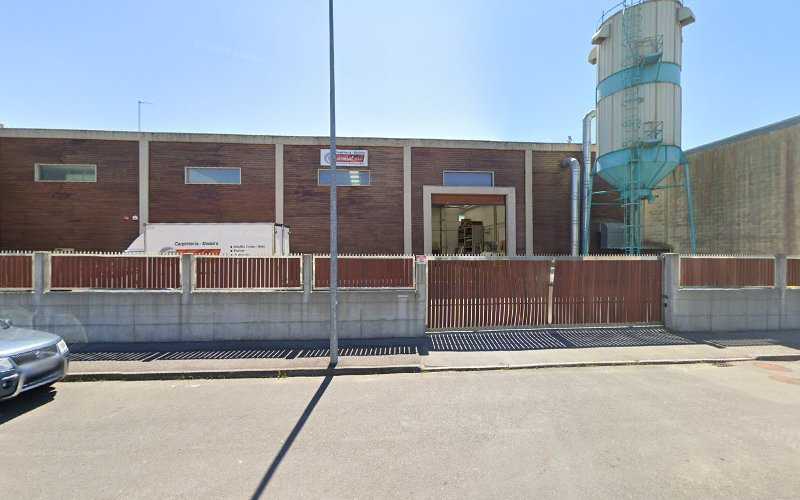 Fotografia tomada fuera de Carpinteria Carmial - Oficinas de empresa en Zas, A Coruña