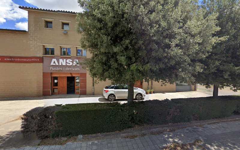 Fotografia tomada fuera de Maderas y Derivados Ansa - Magatzem en Vic, Barcelona