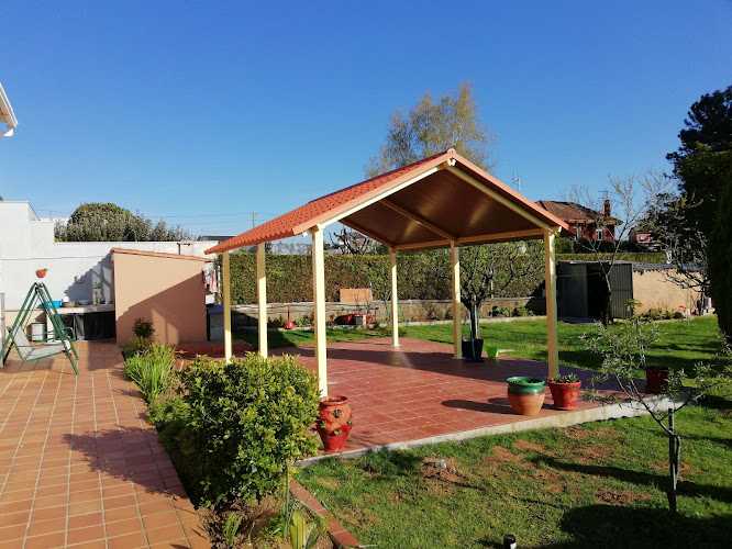 Fotografia tomada fuera de Conpeal - Carpintería metálica y de aluminio en Rarís, A Coruña