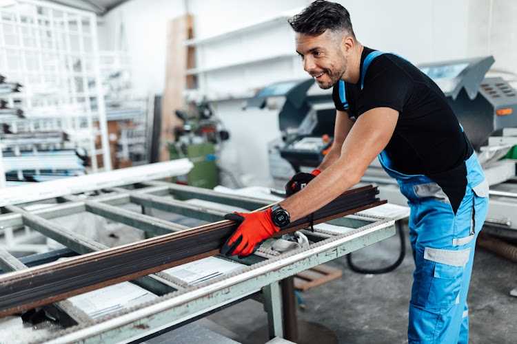 Fotografia tomada fuera de Alonso Taller De Aluminio - Carpintería metálica y de aluminio en A Portela, Pontevedra