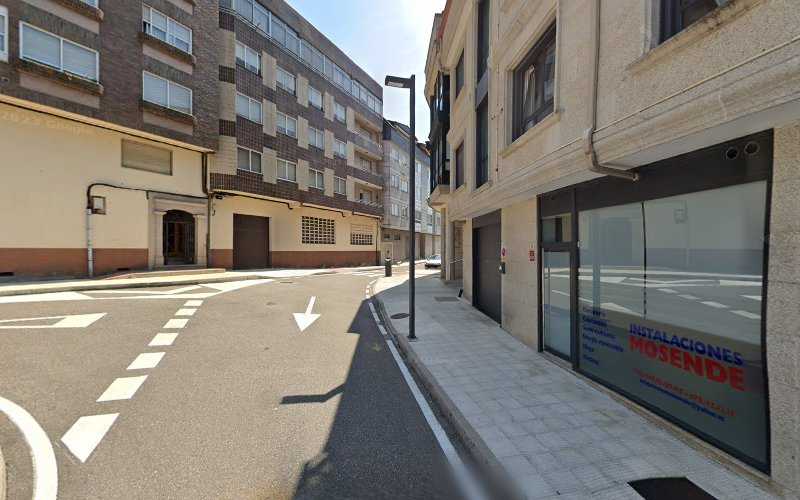 Fotografia tomada fuera de Carpintería Pichel Loureiro - Empresa maderera en Porriño ( O ), Pontevedra