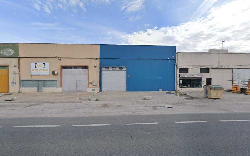 Fotografia tomada fuera de Aluinca S.L. - Carpintería metálica y de aluminio en Corral de Almaguer, Toledo