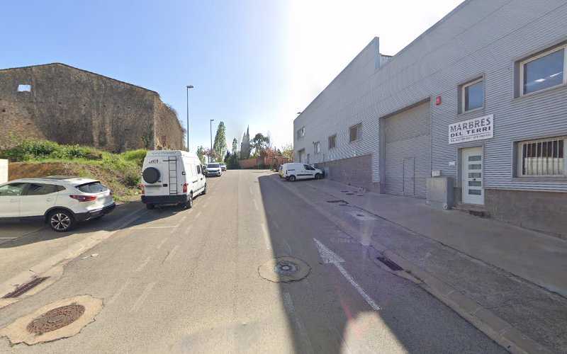 Fotografia tomada fuera de ModerFont S.L. - Fusteria en Cornellà del Terri, Girona