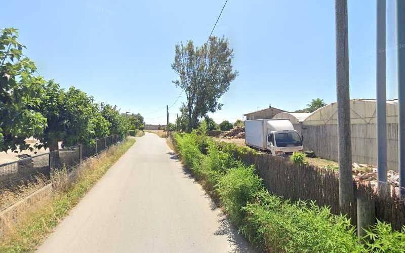 Fotografia tomada fuera de Maderas Masdeu - Subministrament de llenya en Cornellà del Terri, Girona