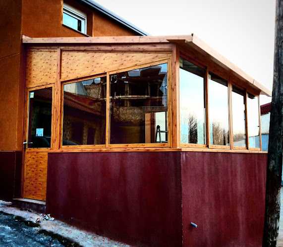 Fotografia tomada fuera de Aluminios Trébol sc - Carpintería metálica y de aluminio en Villagonzalo Pedernales, Burgos