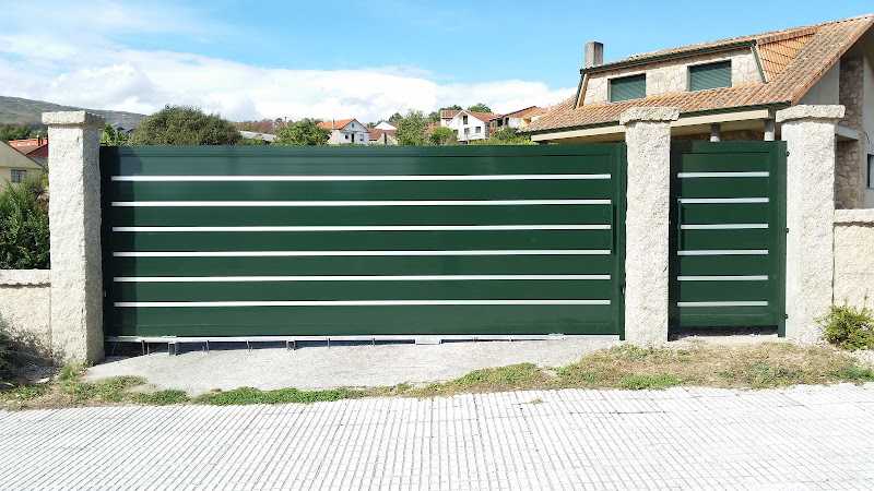 Fotografia tomada fuera de Aluminios Avia S L - Carpintería metálica y de aluminio en Carballeda de Avia, Orense