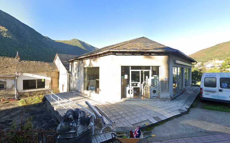 Fotografia tomada fuera de Muebles San José - Tienda de muebles en Caboalles de Abajo, León