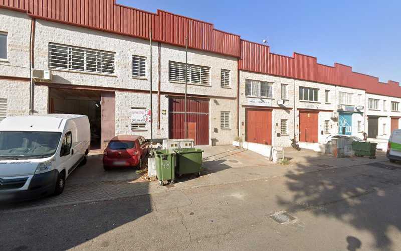 Fotografia tomada fuera de ARTEMAD Carpinteria - Ebanisteria - Mecanizados CNC - Fábrica de maquinaria en Boadilla del Monte, Madrid