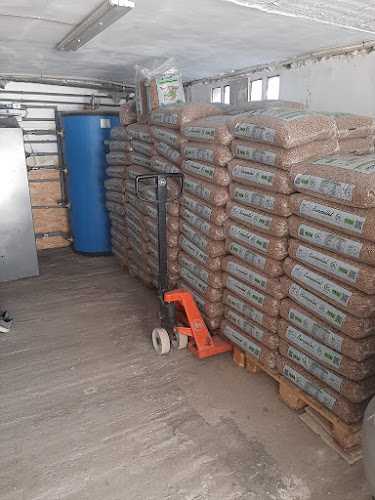 Fotografia tomada fuera de LEÑAS SOLER Y ROMERO - Establecimiento de venta de madera en El Burgo de Ebro, Zaragoza