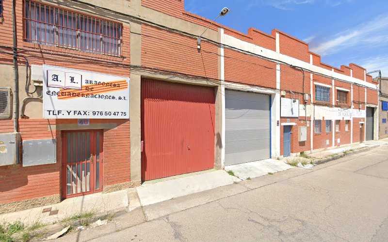 Fotografia tomada fuera de Inarequip -Interiorismo, Arquitectura y Equipamiento, S.L. - Carpintería en Cuarte de Huerva, Zaragoza