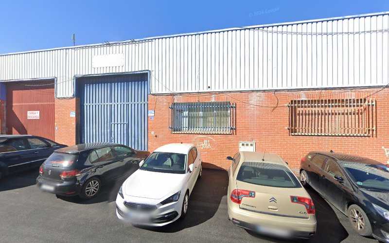 Fotografia tomada fuera de CARPINTERIA CRESPO - Tienda de armarios en Collado Villalba, Madrid