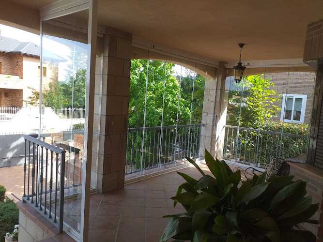 Fotografia tomada fuera de Alucisa - Carpintería metálica y de aluminio en Collado Villalba, Madrid