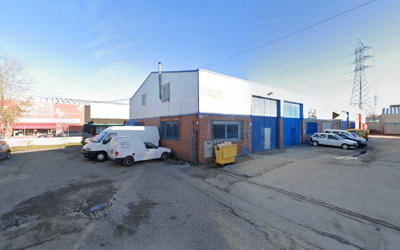 Fotografia tomada fuera de Ventanas Y Puertas De Aluminio S L - Carpintería metálica y de aluminio en Collado Villalba, Madrid