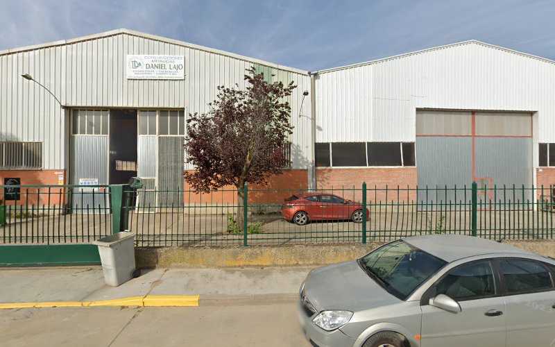 Fotografia tomada fuera de C. METÁLICAS DANIEL LAJO - Carpintería en Venta de Baños, Palencia