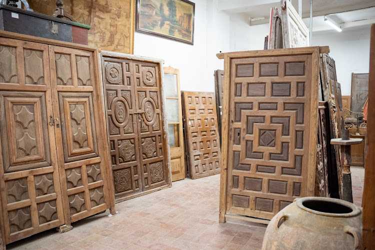 Fotografia tomada fuera de Marsol e Hijos Antigüedades en Zaragoza - Tienda de antigüedades en Alhama de Aragón, Zaragoza