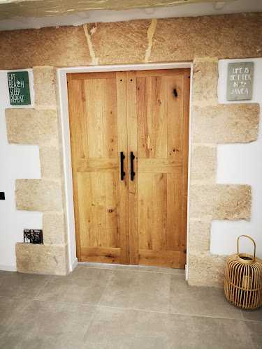Fotografia tomada fuera de Vision Interiors España - Carpintero en Benissa, Alicante