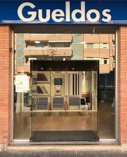 Fotografia tomada fuera de Gueldos Decoració. - Servei d'instal·lació de paviment de fusta en Lleida, Lérida