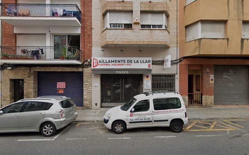 Fotografia tomada fuera de Aluminios Aïllaments de la Llar S.L. - Metal·listeria en El Vendrell, Tarragona