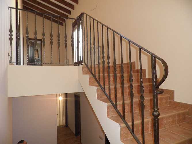 Fotografia tomada fuera de Talleres Camacho Villarrobledo - Carpintería metálica y de aluminio en Villarrobledo, Albacete