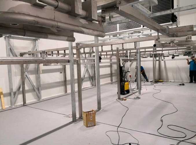 Fotografia tomada fuera de Tecmat Técnicos Mataderos Scp - Metal·listeria en Juneda, Lérida