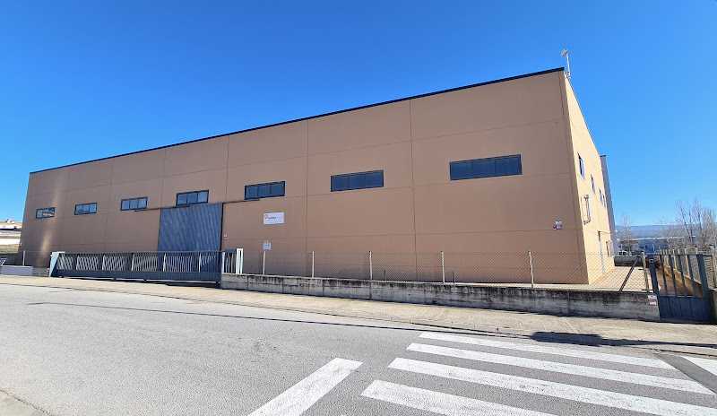 Fotografia tomada fuera de Mobles Ferne - Botiga de mobles en Sant Miquel de Balenyà, Barcelona