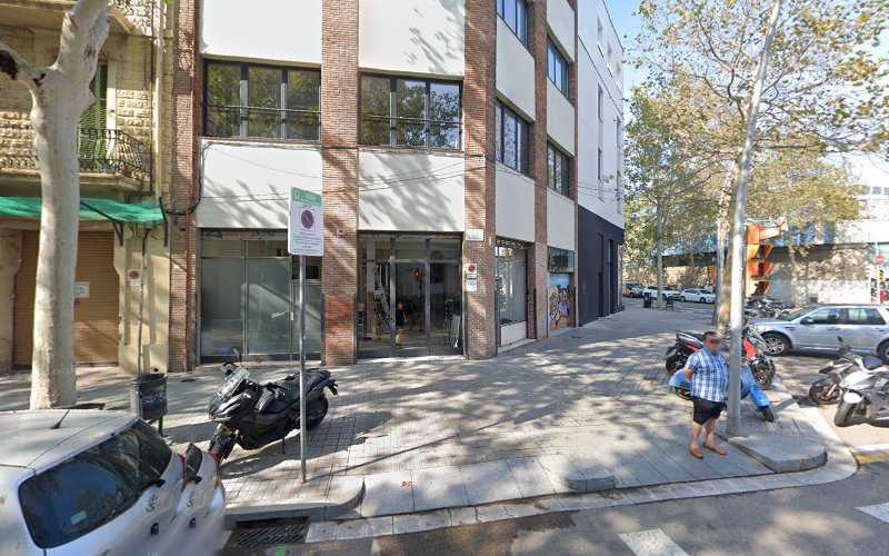 Fotografia tomada fuera de Carpintería Isaac - Carpintería metálica y de aluminio en Barcelona, Barcelona