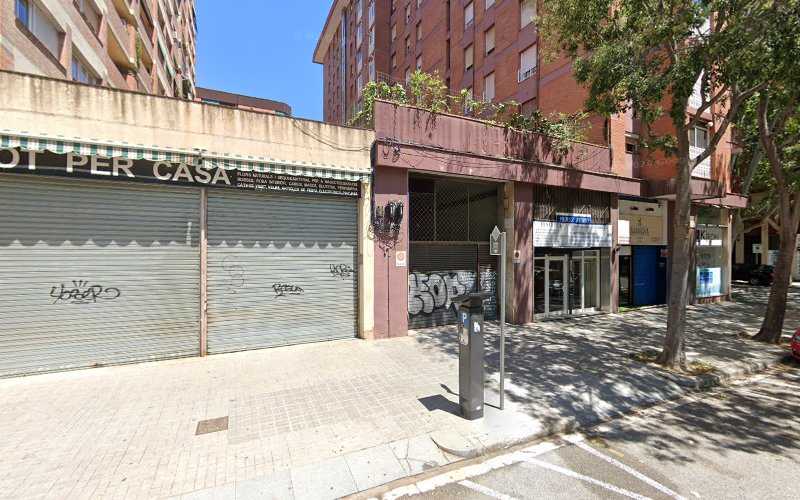 Fotografia tomada fuera de Metalistería Cantabria S.L. - Carpintería metálica y de aluminio en Barcelona, Barcelona