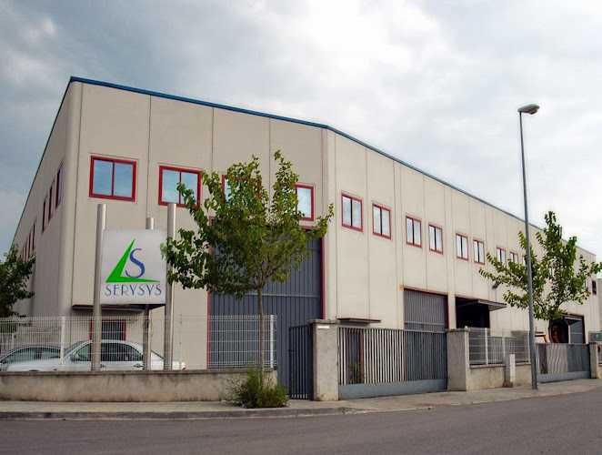 Fotografia tomada fuera de SERYSYS - Carpintería metálica y de aluminio en Sant Esteve Sesrovires, Barcelona