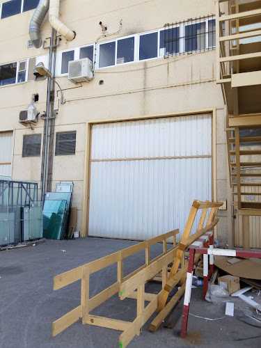 Fotografia tomada fuera de Sistemas Europeos de Carpintería - Carpintería metálica y de aluminio en Martorell, Barcelona