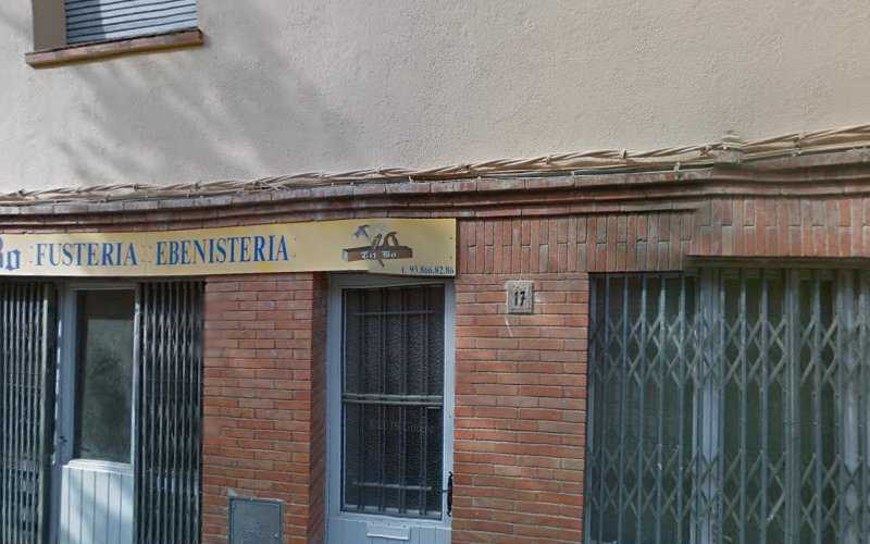 Fotografia tomada fuera de Fusteria Tot Bo - Carpintero en Castellterçol, Barcelona