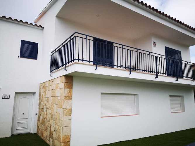 Fotografia tomada fuera de Tancaments d'alumini i pvc DK-LUM - Carpintería metálica y de aluminio en Calonge, Girona