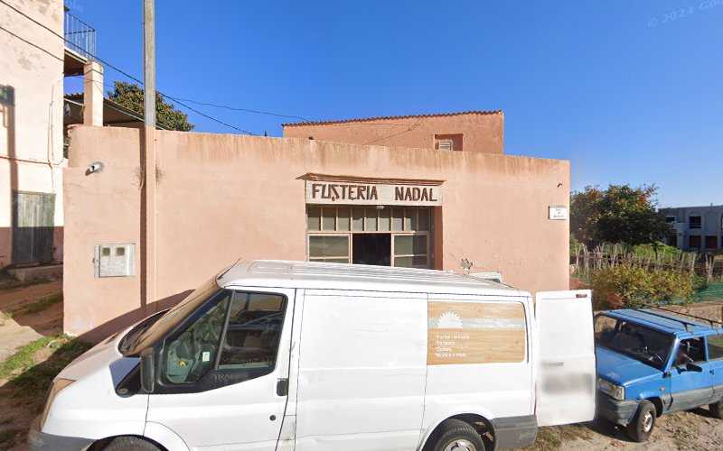 Fotografia tomada fuera de Fusteria Nadal - Botiga d'armaris en Calonge, Girona