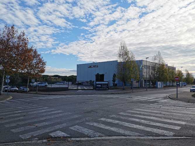 Fotografia tomada fuera de Perlum persianas y puertas SL - Fábrica en Calonge, Girona