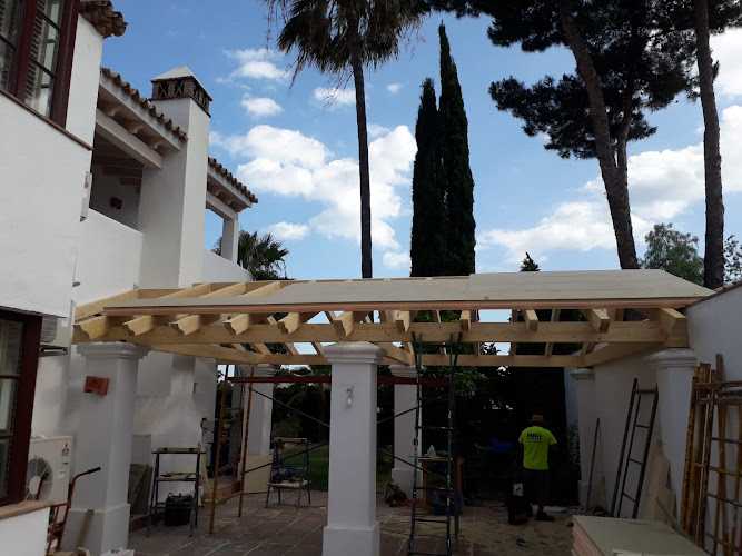 Fotografia tomada fuera de Ebanistería Restauraciones Salgado - Ebanista en San Pedro Alcántara, Málaga