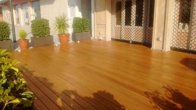 Fotografia tomada fuera de Artesuelo - Tienda de materiales para suelos en San Pedro Alcántara, Málaga