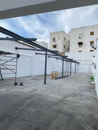 Fotografia tomada fuera de Carpintería Metálica Plata S L - Carpintería metálica y de aluminio en La Luisiana, Sevilla