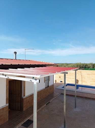 Fotografia tomada fuera de Guzmán Campo Carpintería Metálica - Carpintería metálica y de aluminio en Cañada Rosal, Sevilla