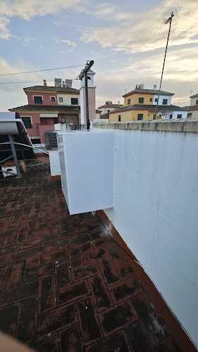 Fotografia tomada fuera de Cristalería y Aluminios Coroga - Carpintería metálica y de aluminio en Burguillos, Sevilla