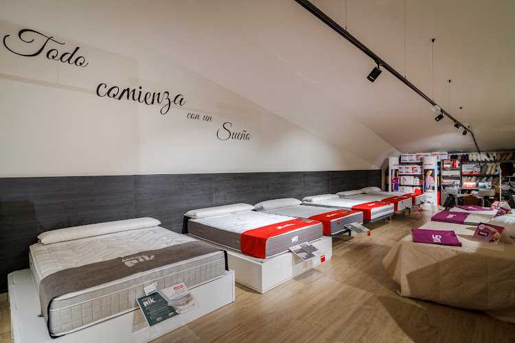 Fotografia tomada fuera de Cosas de Casa. Santesteban Interiorismo - Tienda de muebles en Doneztebe, Navarra