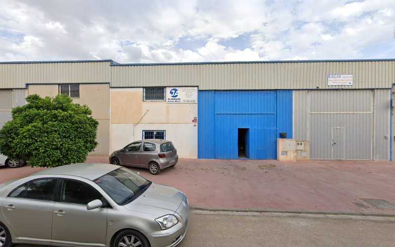 Fotografia tomada fuera de Aluminios Jesús Abril - Carpintería metálica y de aluminio en Chauchina, Granada