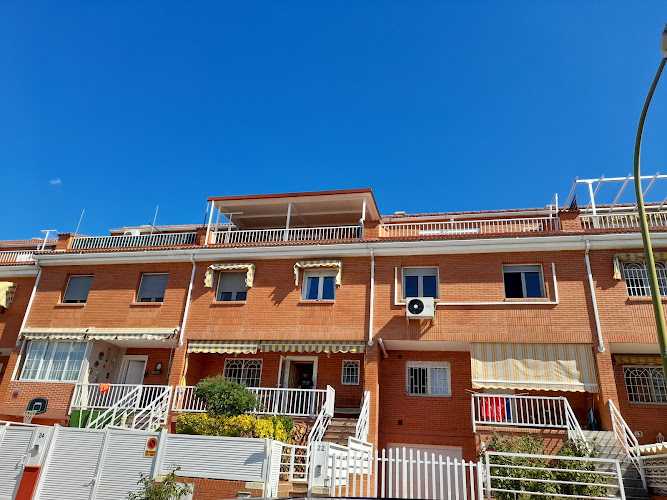 Fotografia tomada fuera de Aluminios Martín - Carpintería metálica y de aluminio en Madrid, Madrid